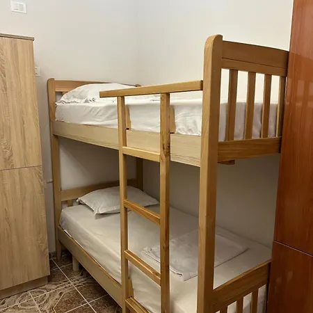 Lemon Breeze Hostel *